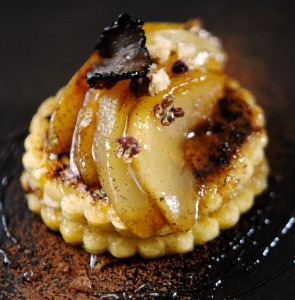 PAIN PERDU AUX POIRES CARAMÉLISÉES ET TRUFFE